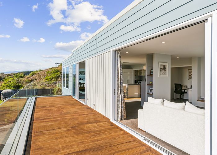  at 156 Field Way, Waikanae Beach, Waikanae