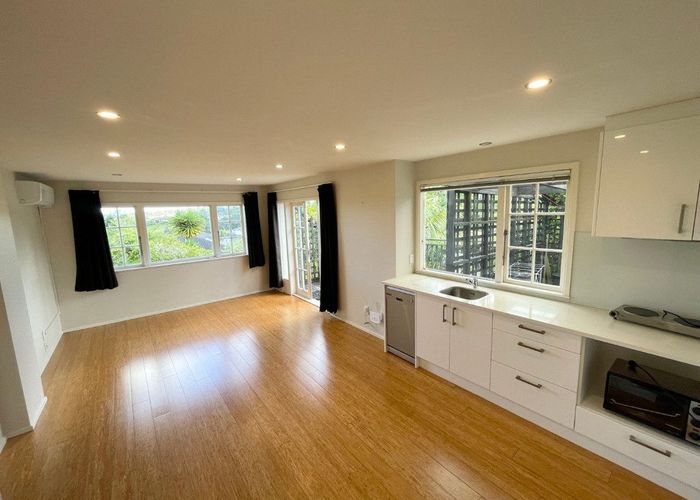  at Northcross, North Shore City, Auckland