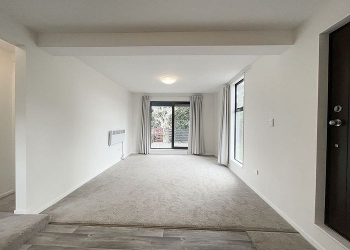  at 1/338 Royal Road, Massey, Waitakere City, Auckland