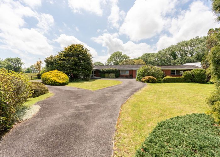  at 282 Marshmeadow Road, Hamilton