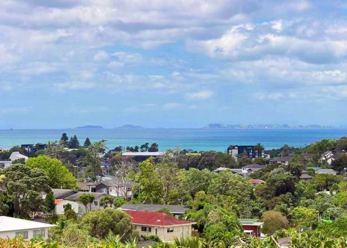  at 1/32 Montclair Rise, Browns Bay, North Shore City, Auckland