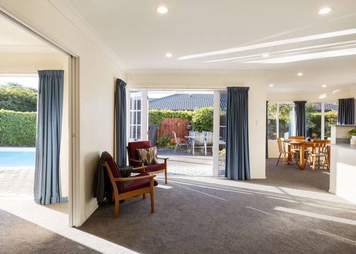  at 31 Admiral Crescent, Flagstaff, Hamilton