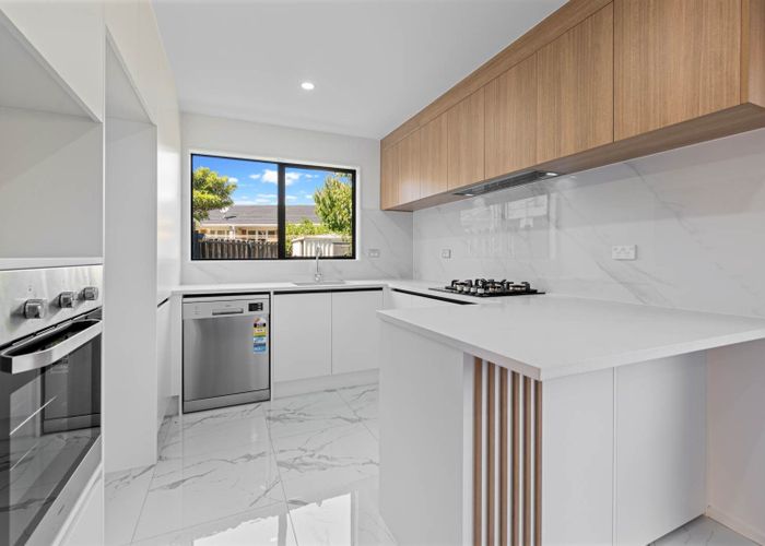  at 2/27 Buckingham Crescent, Papatoetoe, Manukau City, Auckland