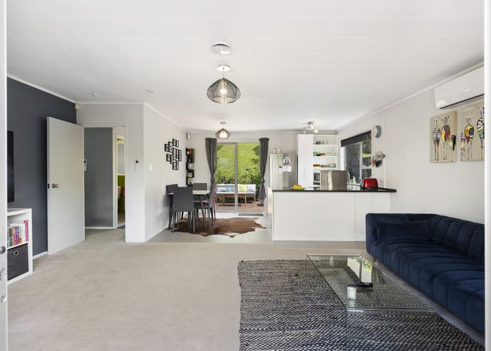  at 32 Glen Vista Place, Bayview, Auckland