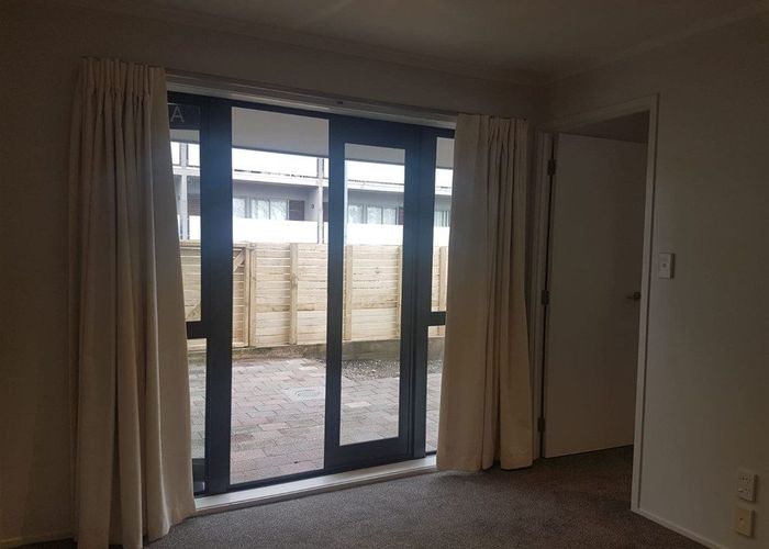  at 8A/30 Westward Ho Road, Glen Eden, Waitakere City, Auckland
