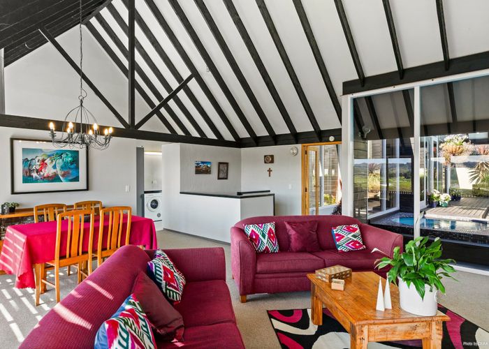  at 8 Alderton Place, Opaheke, Papakura