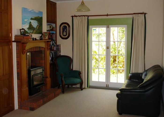  at 36 Newington Road, Henderson, Waitakere City, Auckland