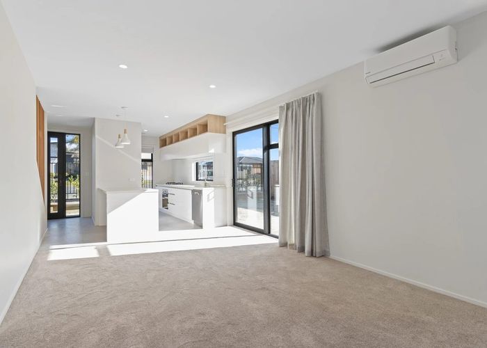  at 1/60 Sandwich Road, Saint Andrews, Hamilton, Waikato