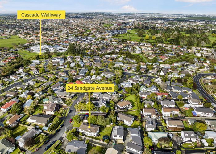  at 24 Sandgate Avenue, Botany Downs, Auckland