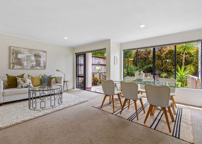  at 4/8 Kells Place, Botany Downs, Manukau City, Auckland