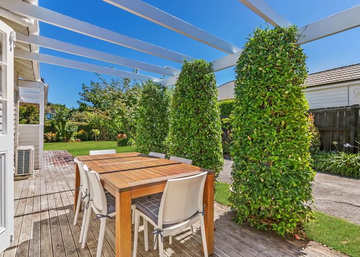  at 2 Tawera Road, Greenlane, Auckland