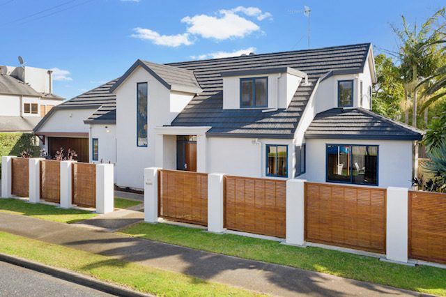  at 8A Devon Road, Bucklands Beach, Manukau City, Auckland