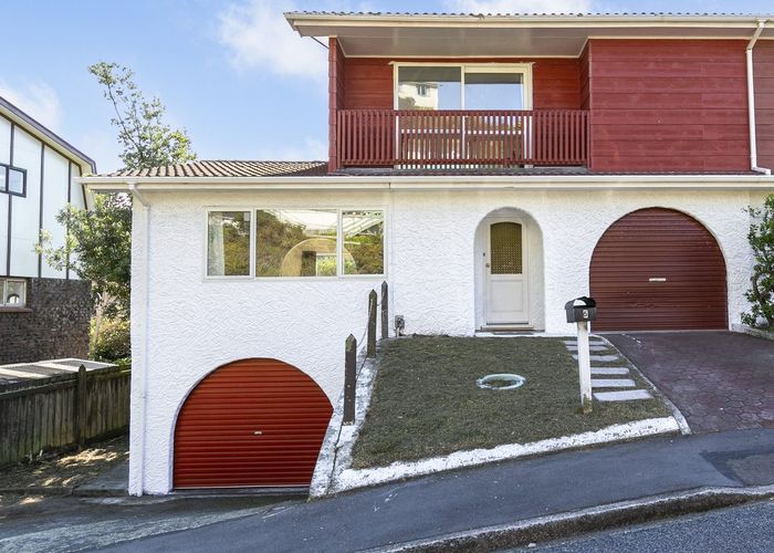  at 5 Southern Cross Crescent, Island Bay, Wellington