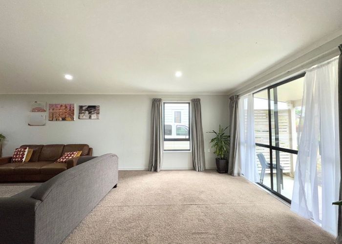  at 64 Kaimoana Street, Weymouth, Manukau City, Auckland