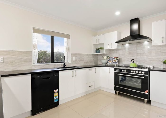  at 9 Pukeora Road, Otahuhu, Auckland