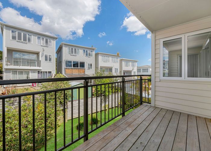  at 6 Panakenake Way, Flat Bush, Manukau City, Auckland