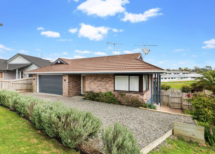  at 41 Pinewood Grove, Botany Downs, Manukau City, Auckland