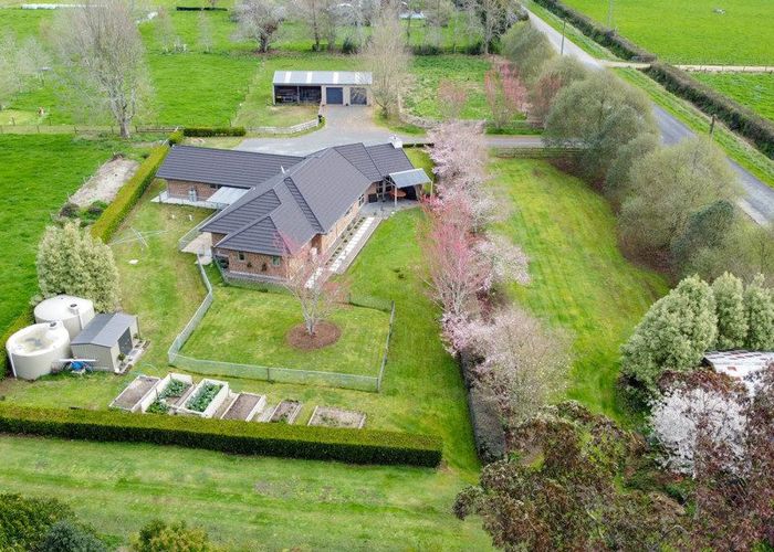  at 75 Robson Road, Ngahinapouri, Hamilton