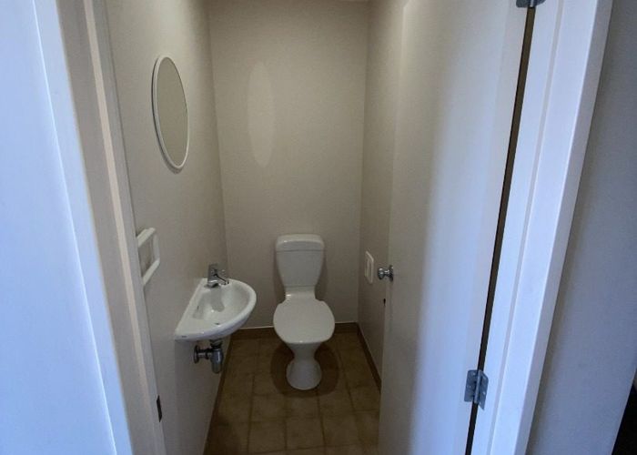  at 40 Chapel Road, Flat Bush, Manukau City, Auckland