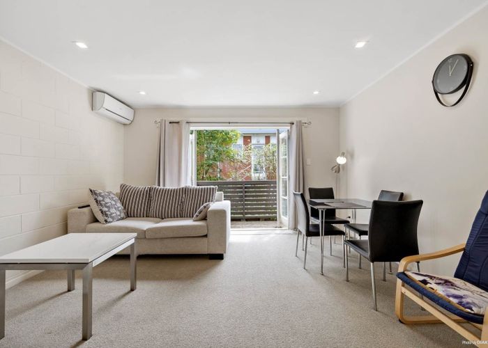  at 2/30 Don Croot Street, Morningside, Auckland City, Auckland