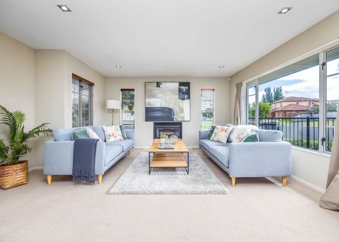  at 2 Elwyn Close, Flat Bush, Manukau City, Auckland