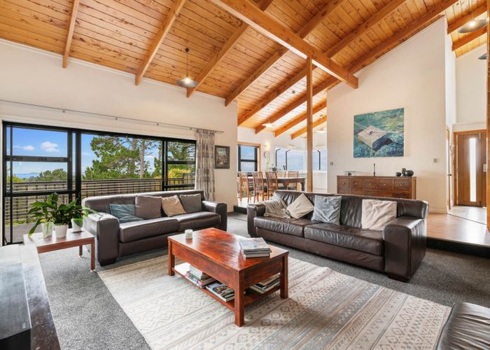  at 923 East Coast Road, Northcross, Auckland