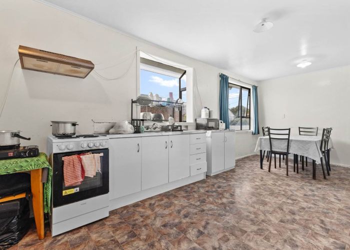  at 4 Grebe Street, Manurewa, Manukau City, Auckland