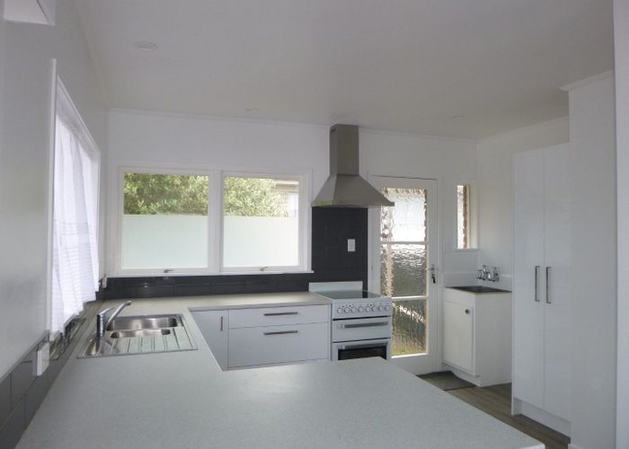  at 2/115 Target Road, Glenfield, North Shore City, Auckland
