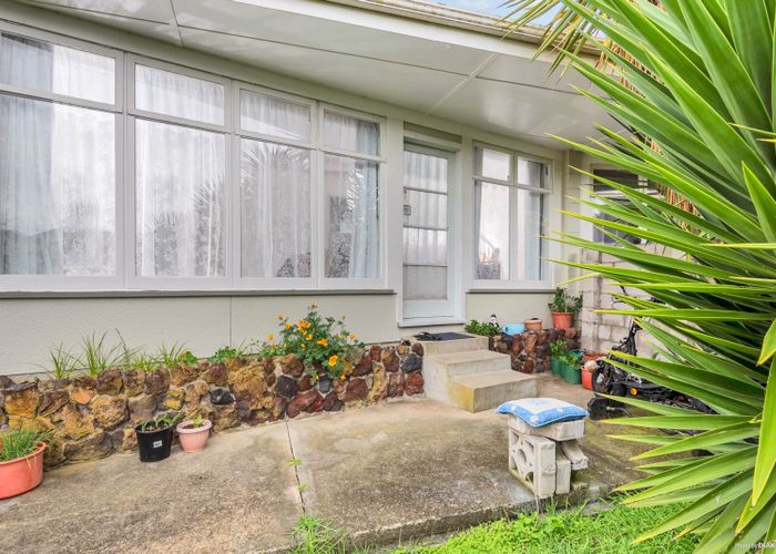  at 2/20 Thompson Terrace, Manurewa, Auckland