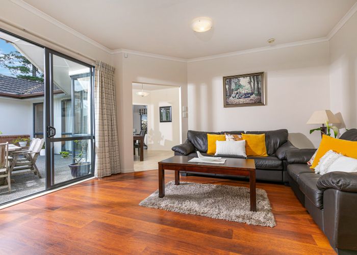  at 9 Maryann Place, Greenhithe, Auckland
