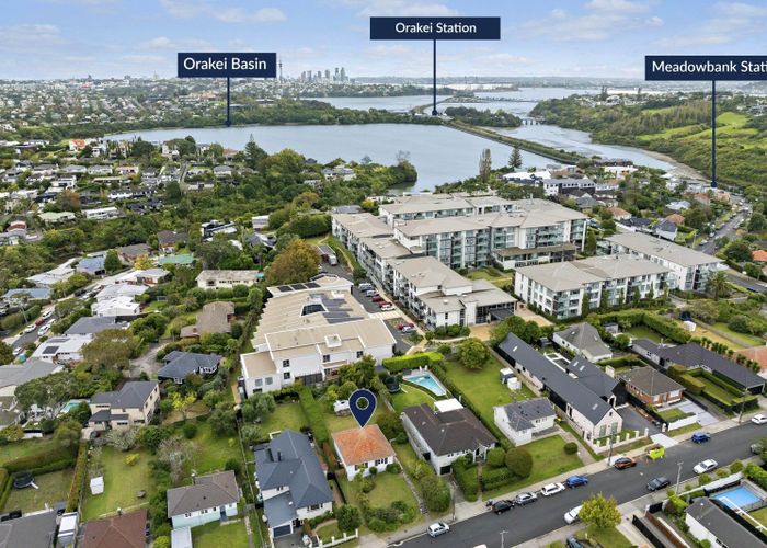  at 24 Bonnie Brae Road, Meadowbank, Auckland City, Auckland