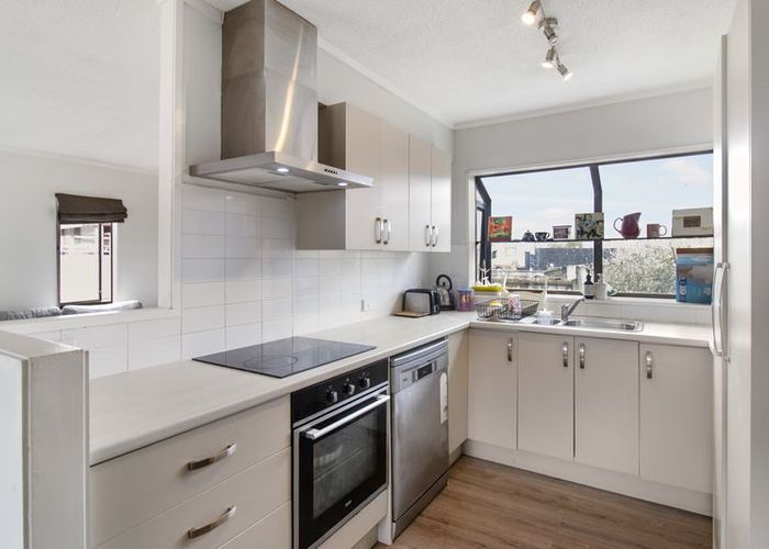  at 39 Greenstone Place, Clover Park, Manukau City, Auckland