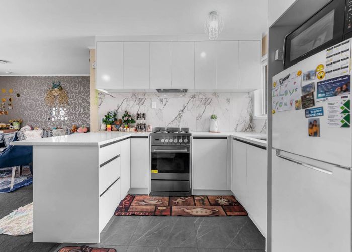  at 2/10 Scott Road, Papatoetoe, Manukau City, Auckland