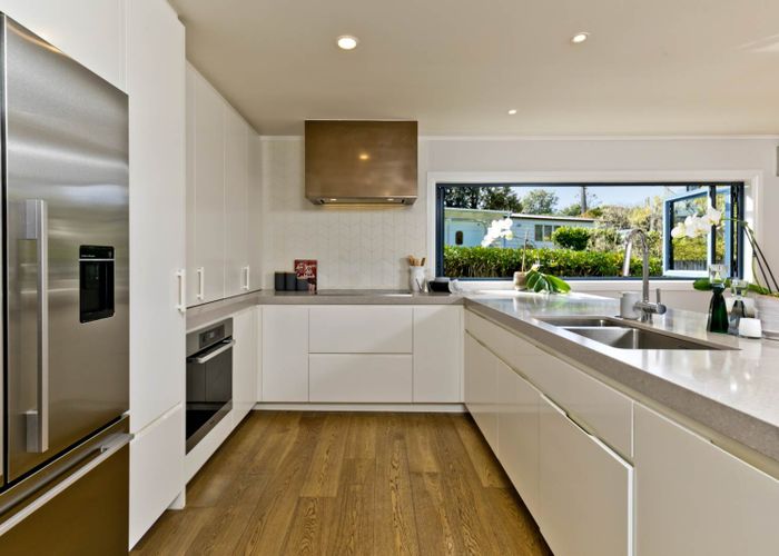  at 4 Traffic Road, Greenhithe, Auckland