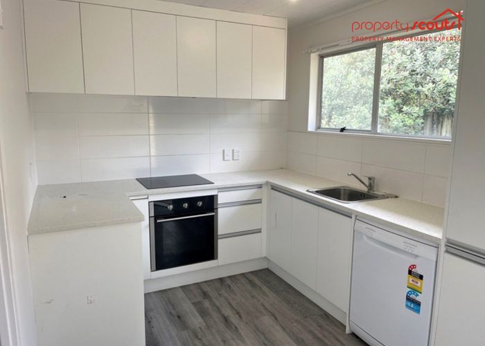  at 4 Garton Drive, Massey, Waitakere City, Auckland