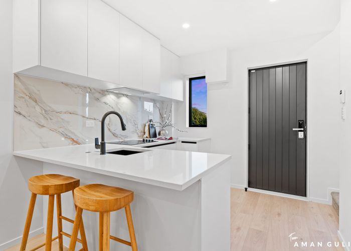  at 1-5/27 Britton Avenue, Mount Roskill, Auckland City, Auckland