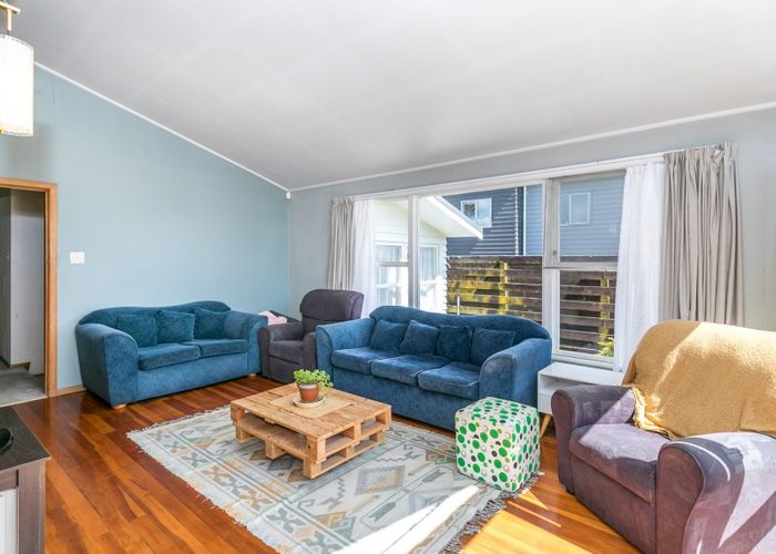  at 146 Old Farm Road, Hamilton East, Hamilton