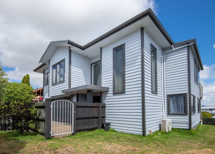  at 17 Doncaster Terrace, Ascot Park, Porirua