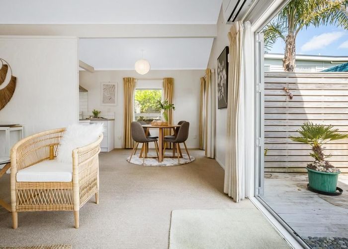  at 5 Goldie Place, Waikanae Beach, Waikanae