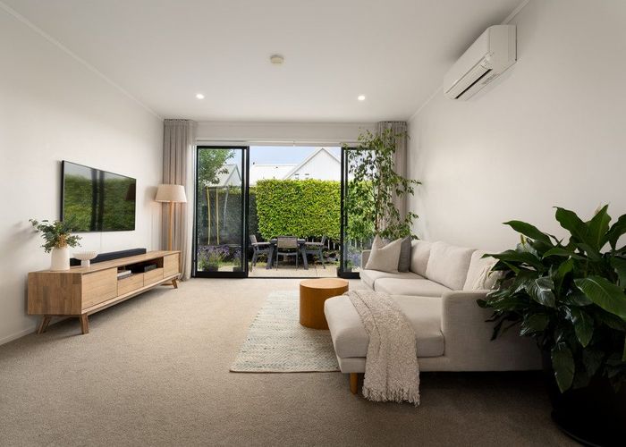  at 24 Te Nohotu Road, Glen Innes, Auckland City, Auckland