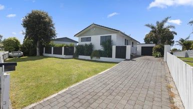  at 151 Windermere Drive, Poike, Tauranga