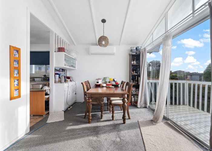  at 24 Woodcote Drive, Glenfield, North Shore City, Auckland