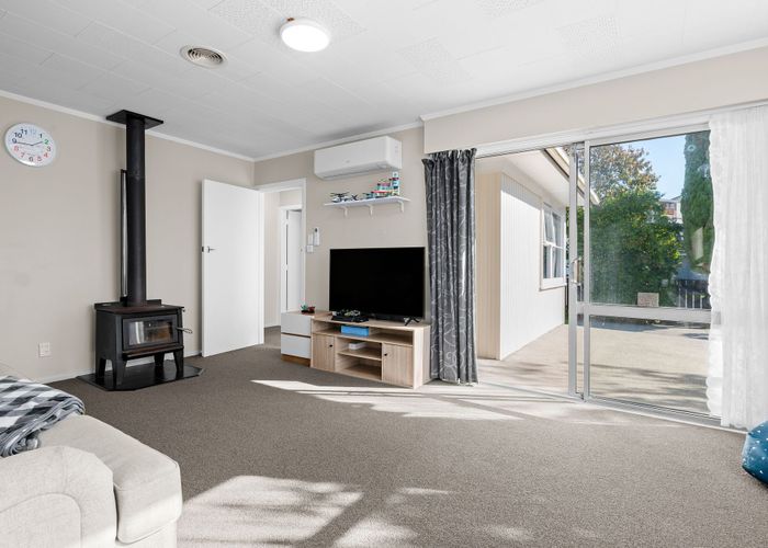  at 16 Caernarvon Street, Dinsdale, Hamilton