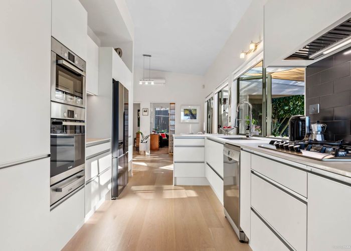  at 1/171 Riddell Road, Glendowie, Auckland