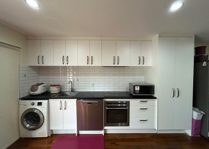  at 28 Catlins Place, Fairview Heights, Auckland