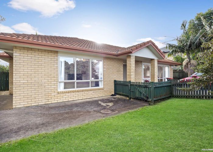  at 41 Pukaki Road, Mangere, Auckland