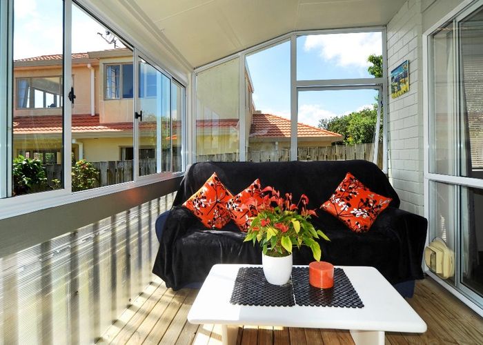  at 4/56 Kiwi Esplanade, Mangere Bridge, Manukau City, Auckland