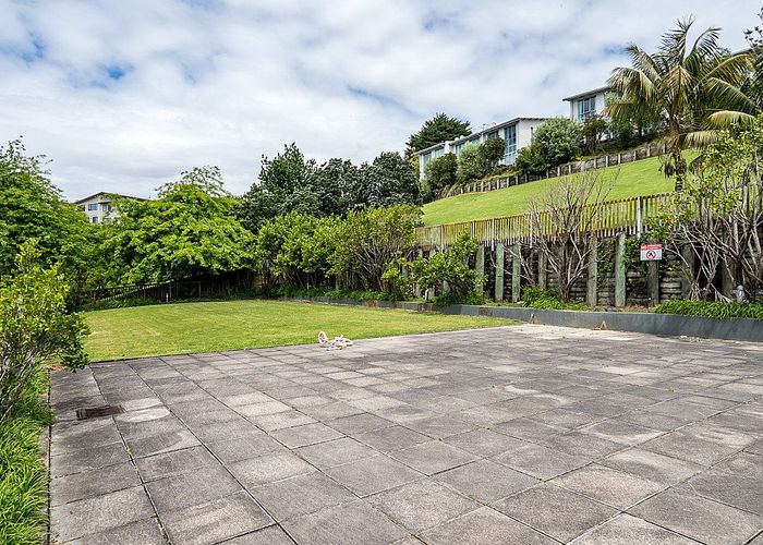  at 1-32/222 Albany Highway, Schnapper Rock, North Shore City, Auckland