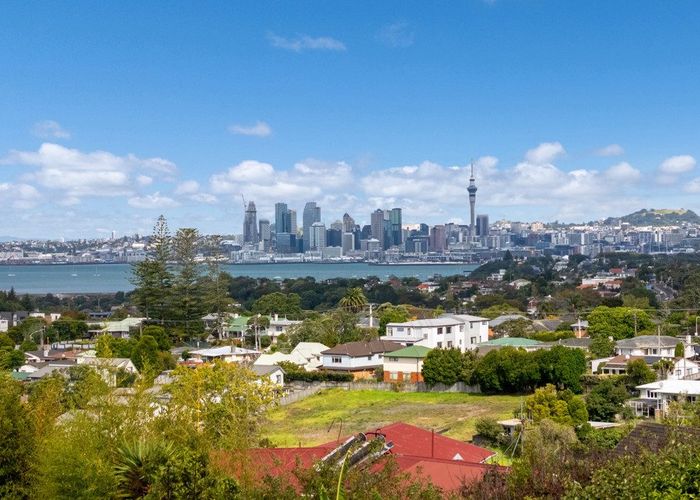  at 82-84 Ocean View Road, Northcote, North Shore City, Auckland