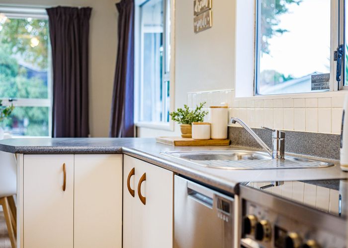  at 32 Brightwater Crescent, Totara Park, Upper Hutt, Wellington